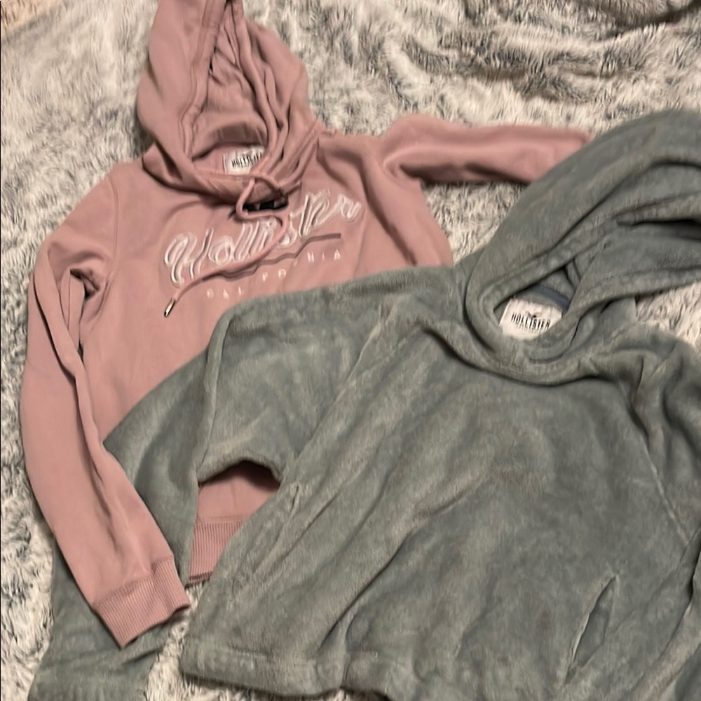 Hollister Women's Pink and Green Hooded Sweaters
